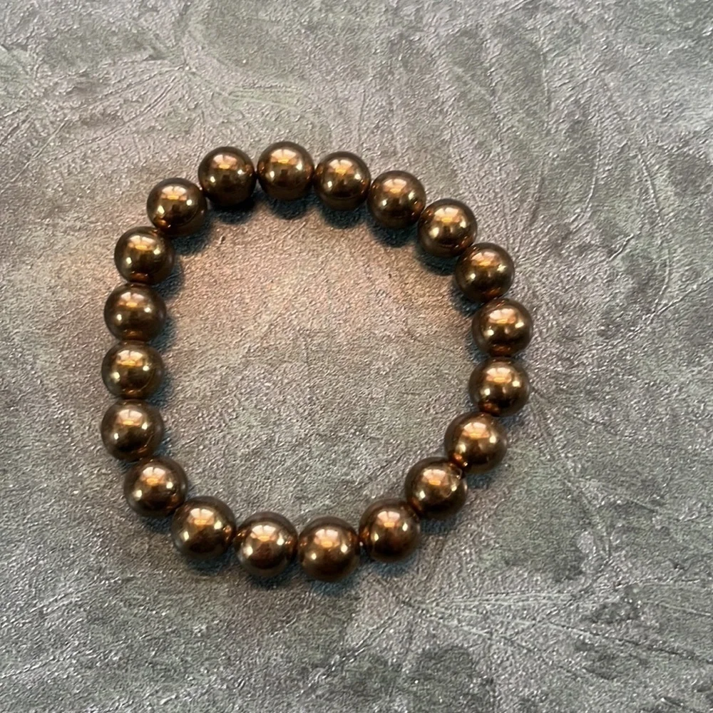 Vintage brass coloured bracelets - Picture 6 of 12